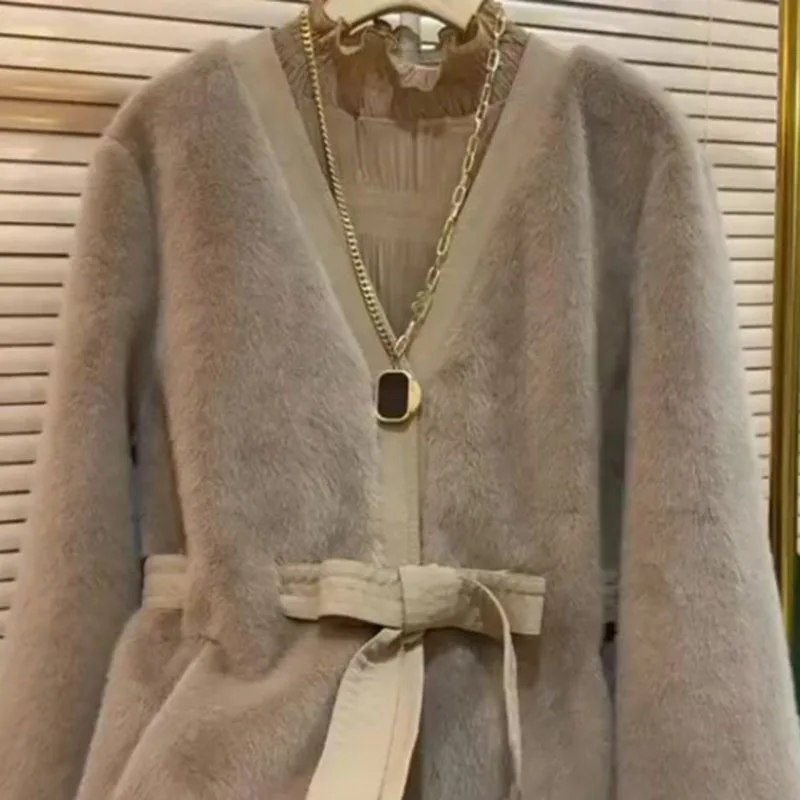 Women's Fur Coat 2026 Winter New Warm Fashion Imitating Lamb Fur Fur with Integrated Splicing Temperament Jacket Top Overcoat