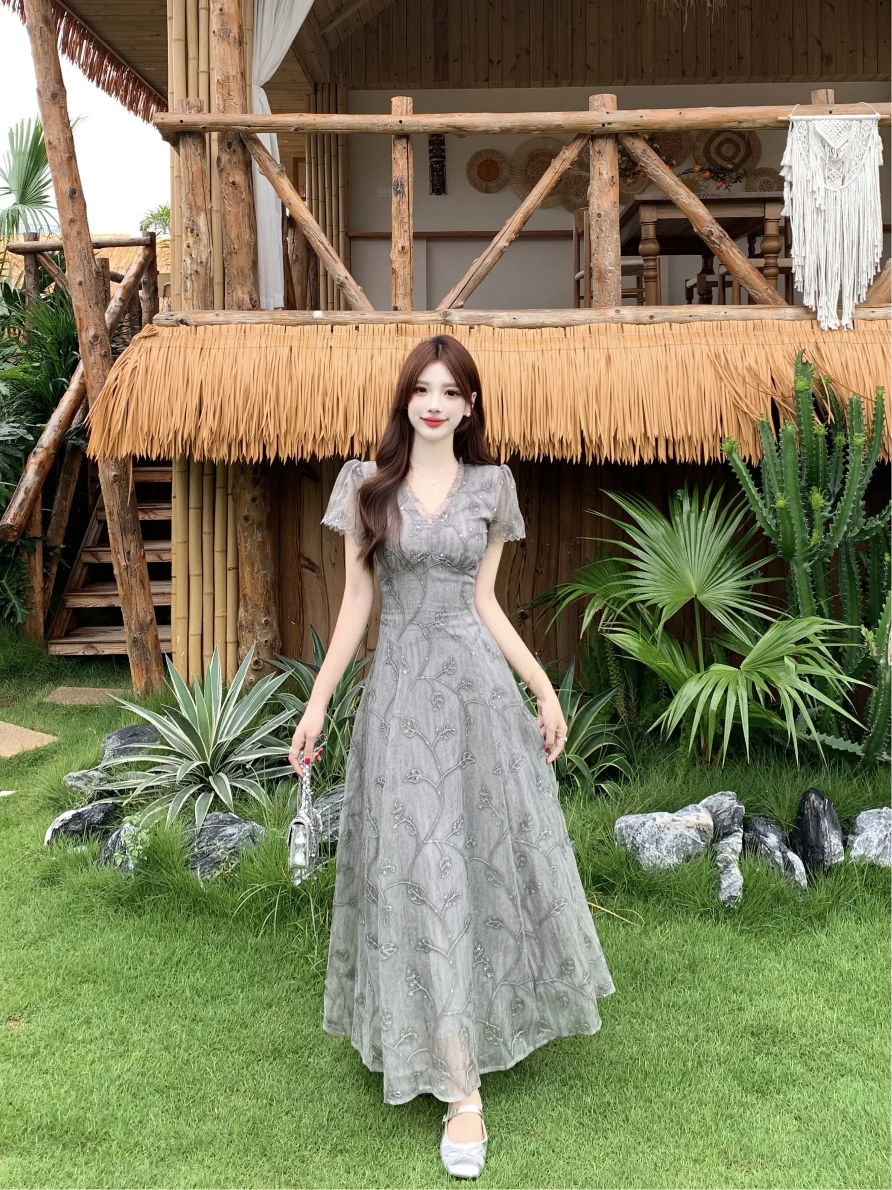 

plus Size Women's Gentle Style Short Sleeve Dress V-Neck Waist-Cinching Slimming Design Embroidered Long Dress Summer New Arr...