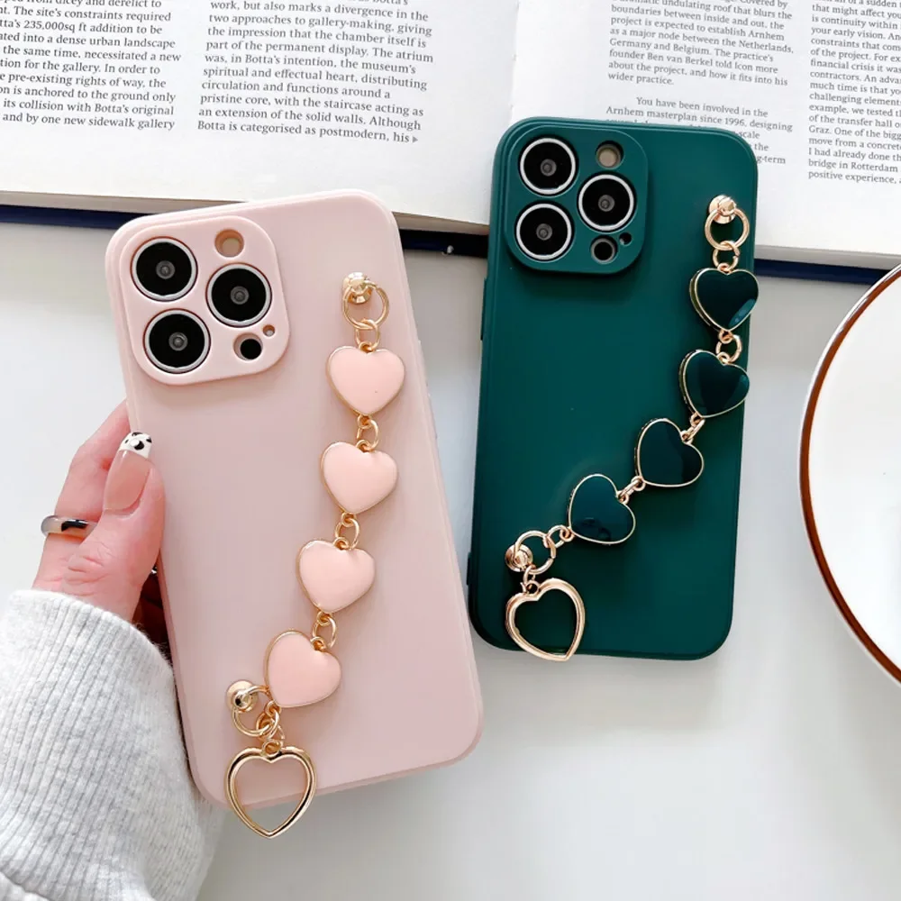 Soft Silicone Love Heart Chain Wrist Bracelet Phone Case For iPhone 12 13 14 15 Pro Max Mini 11 Pro Max X XS XR 7 8 Plus Capa