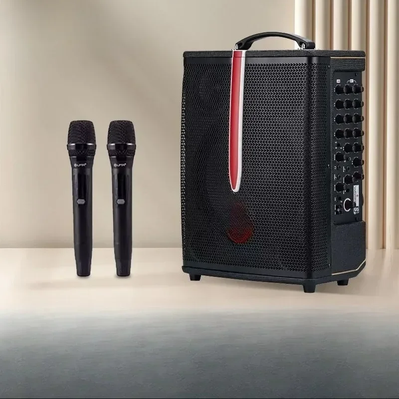 High-power outdoor live broadcast Karaoke guitar playing and singing, electric blowpipe singing