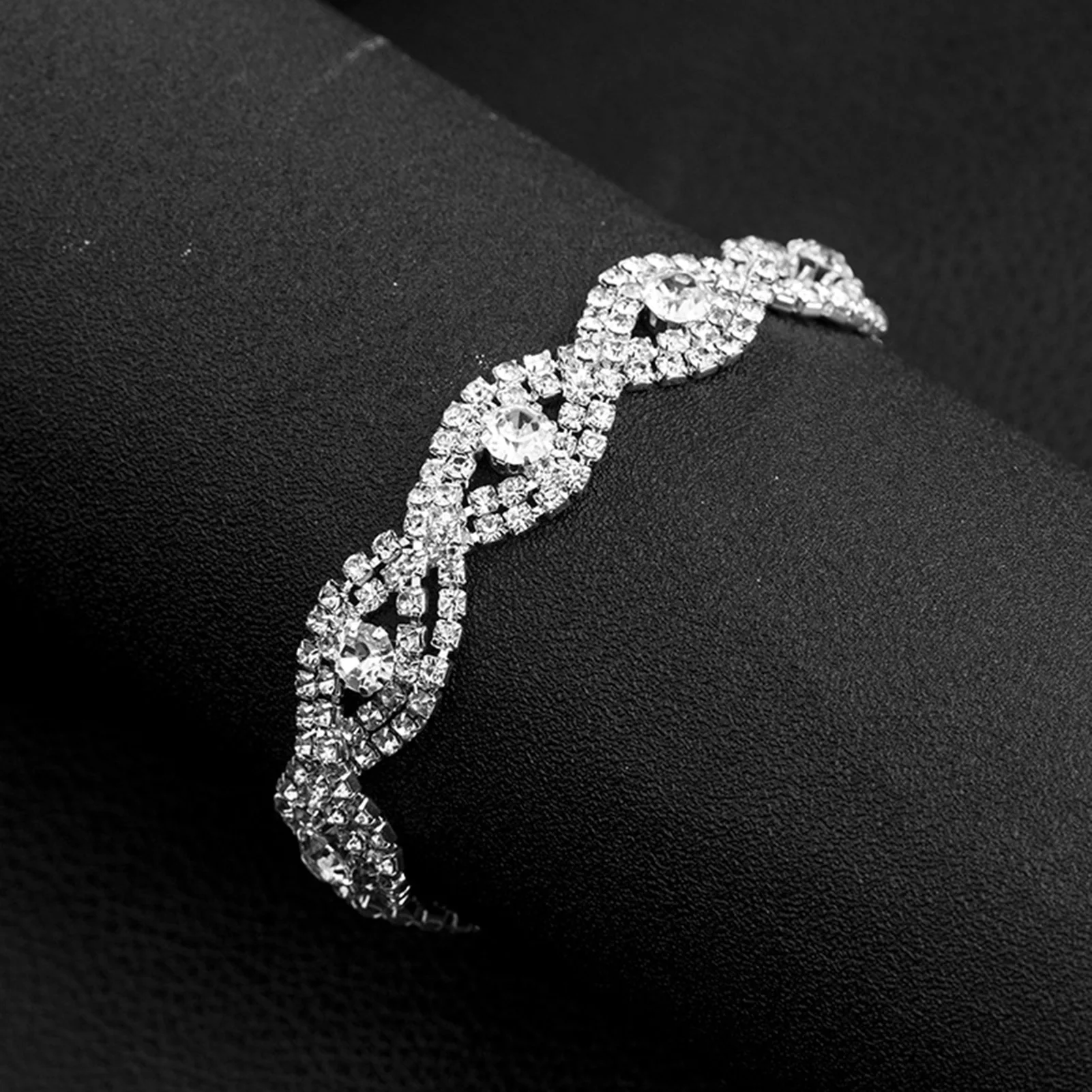 Women Elegant Luxury Bracelet Ladies Unlimited Rhinestone Wrist Chain Birthday Party Gifts