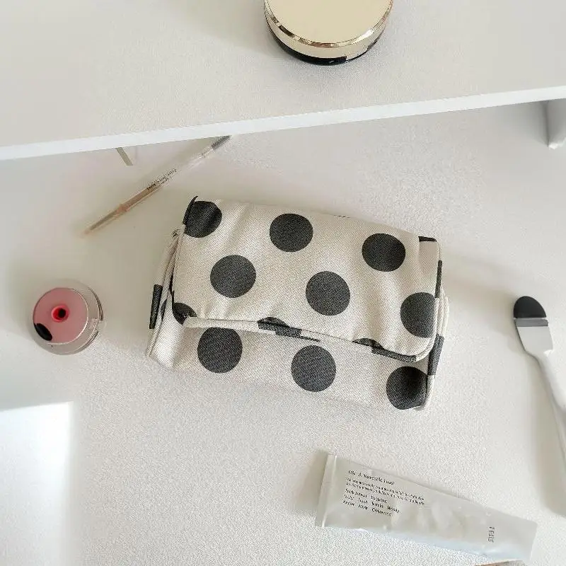 Große Kosmetiktasche mit Polka-Dots und eingebautem Spiegel, tragbare, faltbare Reißverschluss-Make-up-Tasche, Reise-Schönheits-Aufbewahrungs-Organizer für Frauen – Detail 10