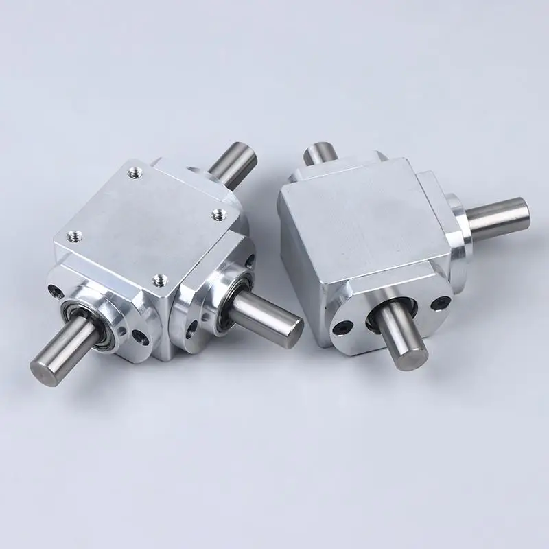 1:1 Transmission Gearbox 8MM 20T Commutator Right Angle Spiral Bevel Gear Reduction Gearbox