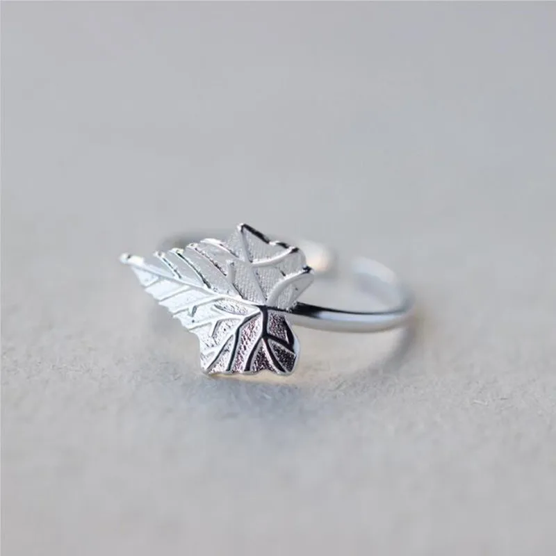 Hot Sale Creative Fashion 925 Sterling Silver Jewelry Female Personality Maple Leaves Temperament Rings   R282