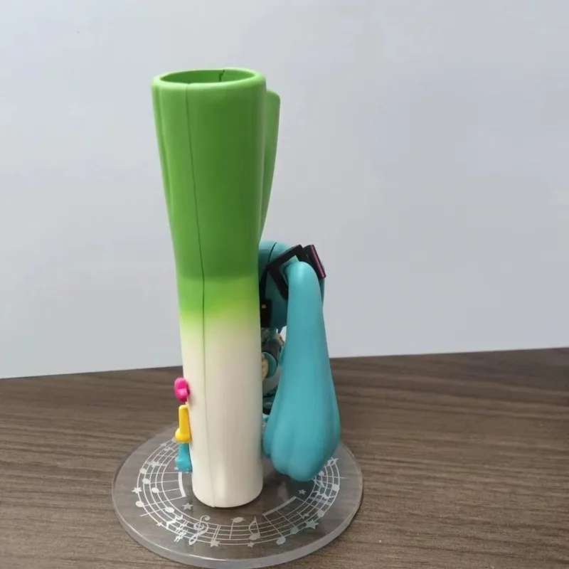 Hatsune Miku anime cartoon cute merchandise figurine, fashionable and personalized desktop ornament for girls, car decoration