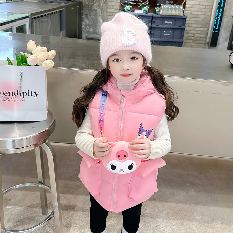 

Утепленный жилет Kuromi с героями мультфильмов для девочек, кавайный новый стиль Sanrio, осенне-зимняя модная теплая верхняя одежда, топы с зажимом для лошадей