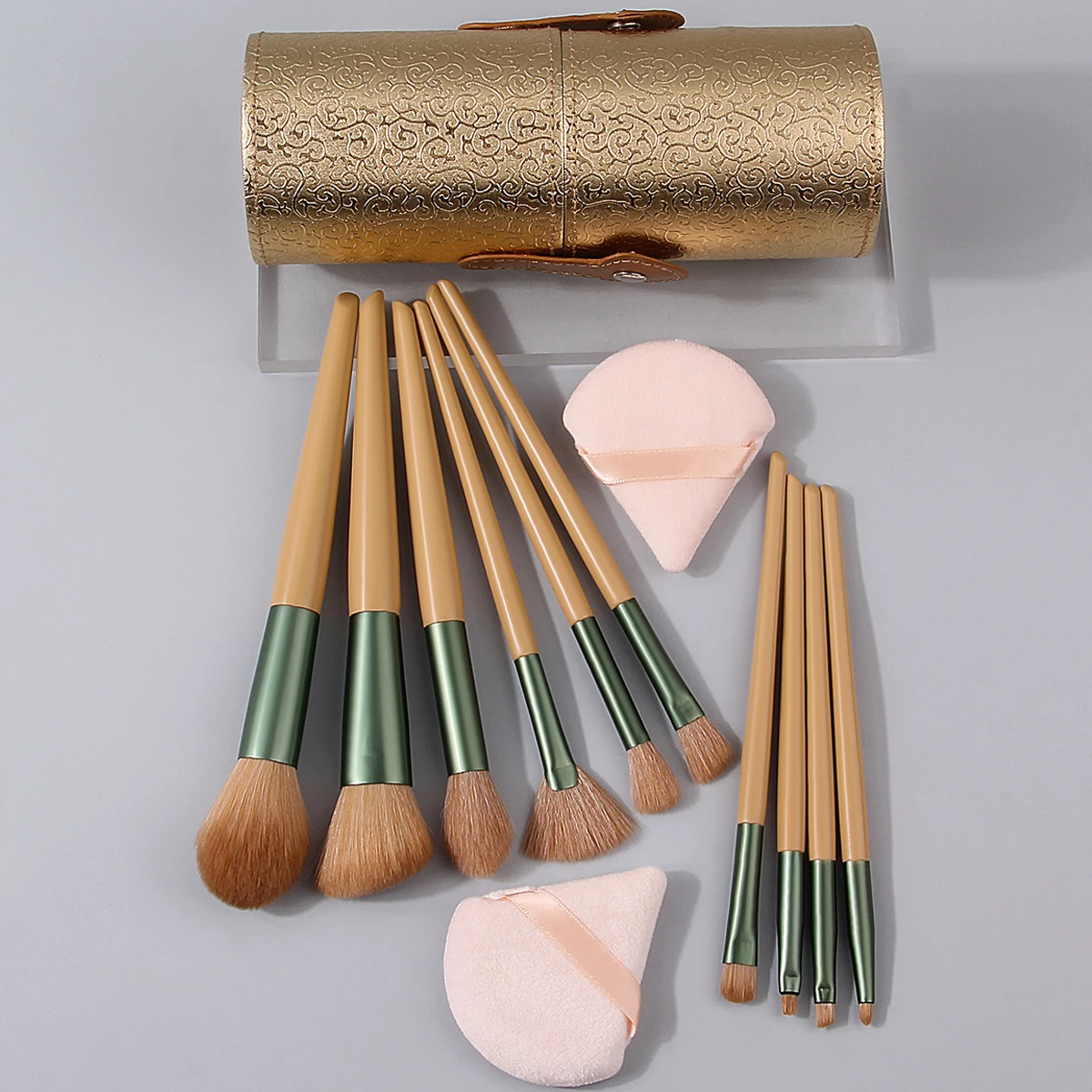 Set di pennelli per trucco a setole morbide di alta qualità da 13 pezzi + soffio per cipria triangolare antiaderente + secchiello per pennelli per trucco in pelle PU