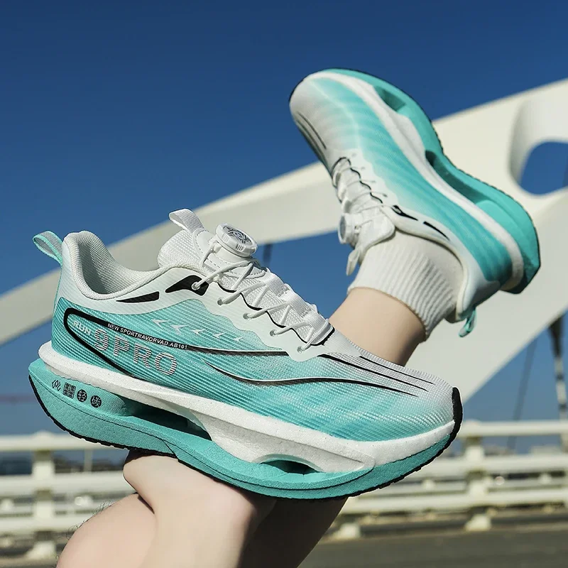 

Новые мужские кроссовки 2026: дышащие, повседневные, с защитой от скольжения и вибрации, комфортные для ходьбы