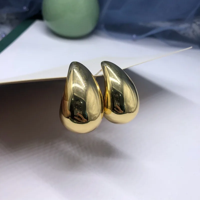 

Retro Style Copper Plated Real Gold Earrings Simple Niche Versatile Earrings Temperament Plain Gold Stud Earrings Women