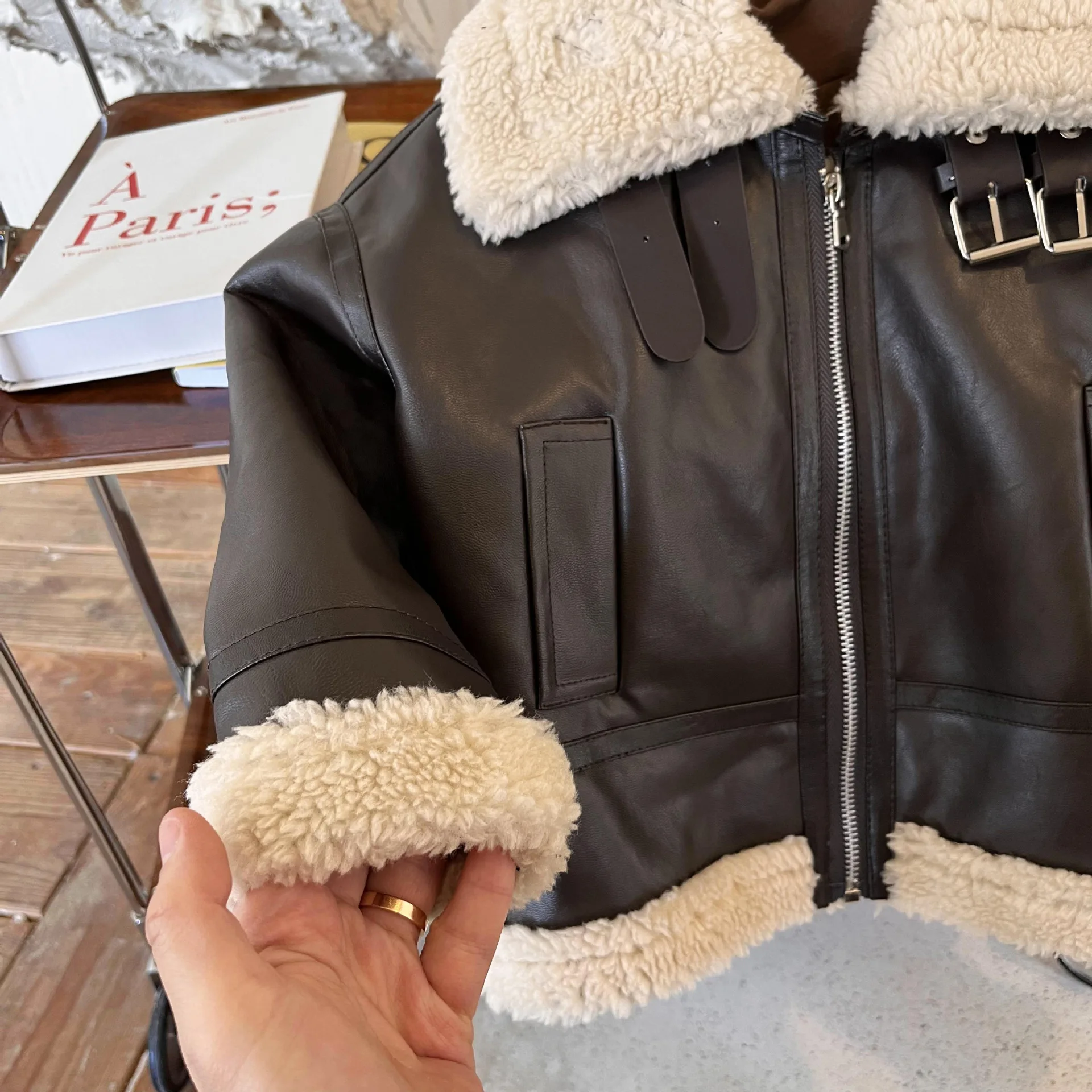 Boys Girls Winter Leather Jacket Zipper Warm Turn-down Collar Children Coat Fashion Wool Lining Thick Kids Outerwear