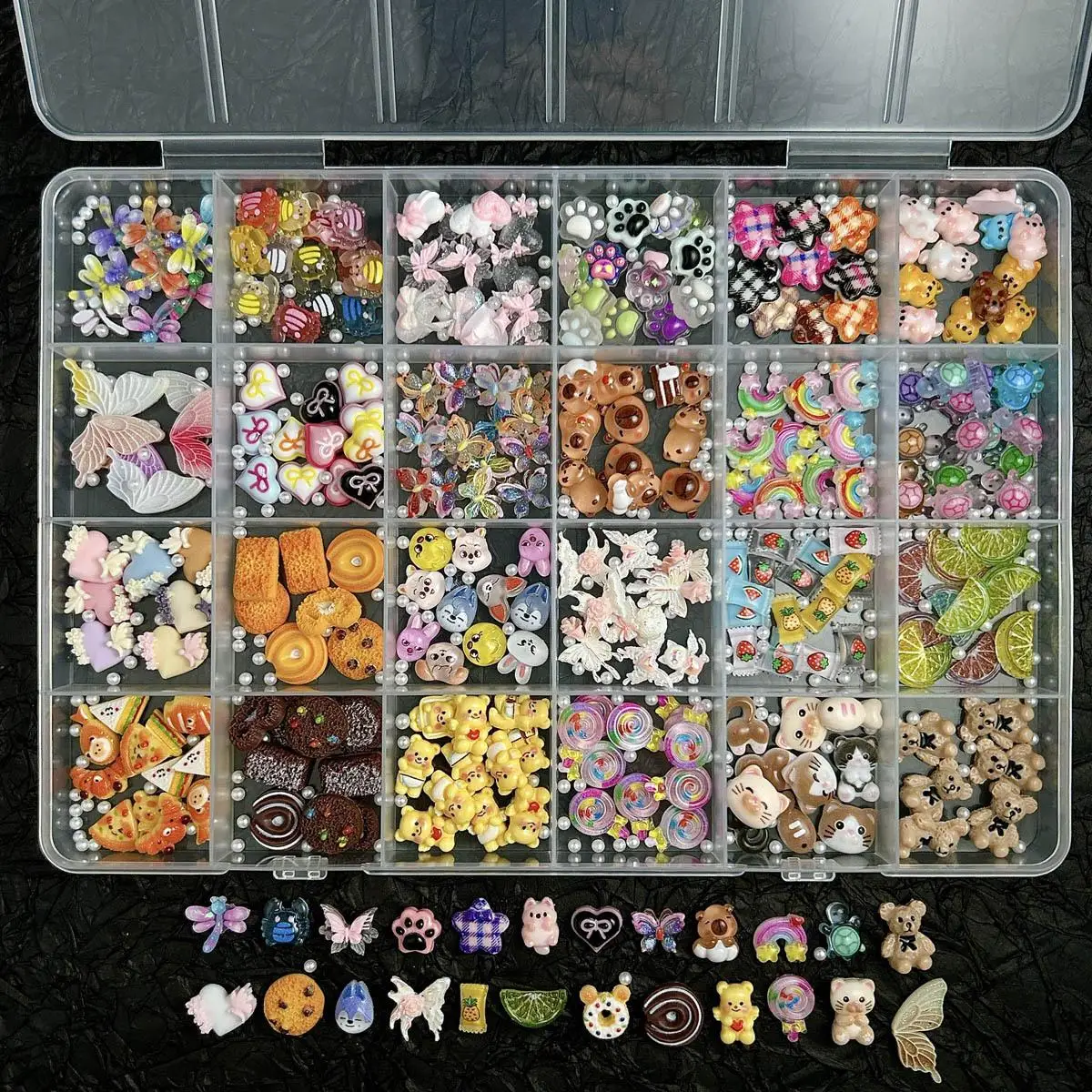 1Box Cartoon gemischte bunte Schleife Erdbeere Schokolade Nail Art Zubehör 3D Harz süße Katze Welpe Krabbe Bär Nagel Charm Zubehör