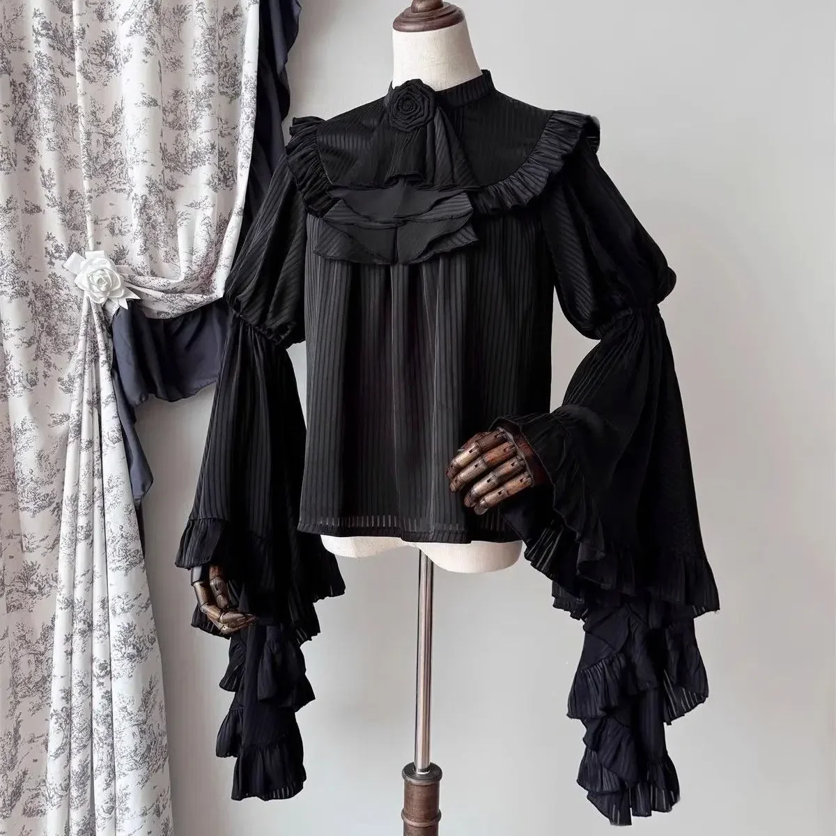 ญี่ปุ่น Blusas Mujer De Moda Lolita เสื้อผู้หญิง Ruffle แขนเสื้อ Harajuku Tops Sweet Gothic Y2k ความงาม Vintage คอสเพลย์เสื้อ