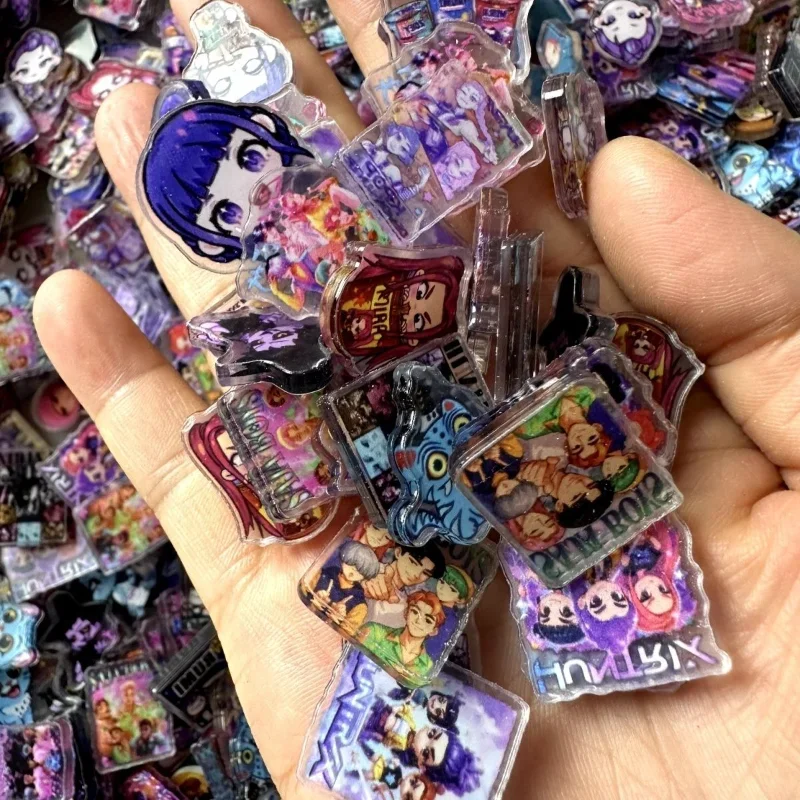 アニメ K-pop デモンズハンターズ 2cm アクリルペンダント かわいいアクリルパッチ 手作りDIYアクセサリー キーホルダー PPクリップパッチ おもちゃ 52個