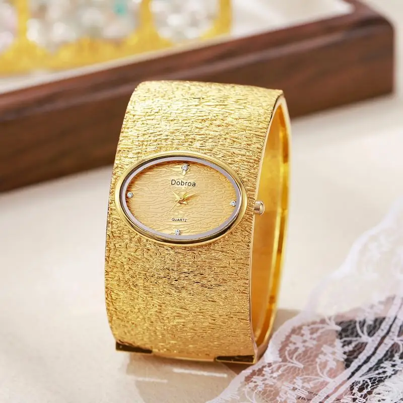 Foreign Trade Middle East Top Women's Bracelet Watch Gold Luxury Bark Pattern Simple Women's Quartz Watch