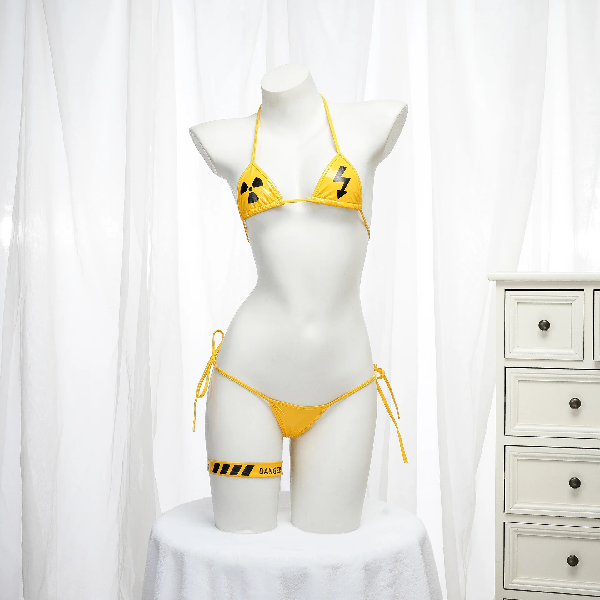 

Danger Warning Yellow Bikini Cyber Leather Swimsuit Women Anime Game Three Point Leather Underwear Set Costume Cosplay