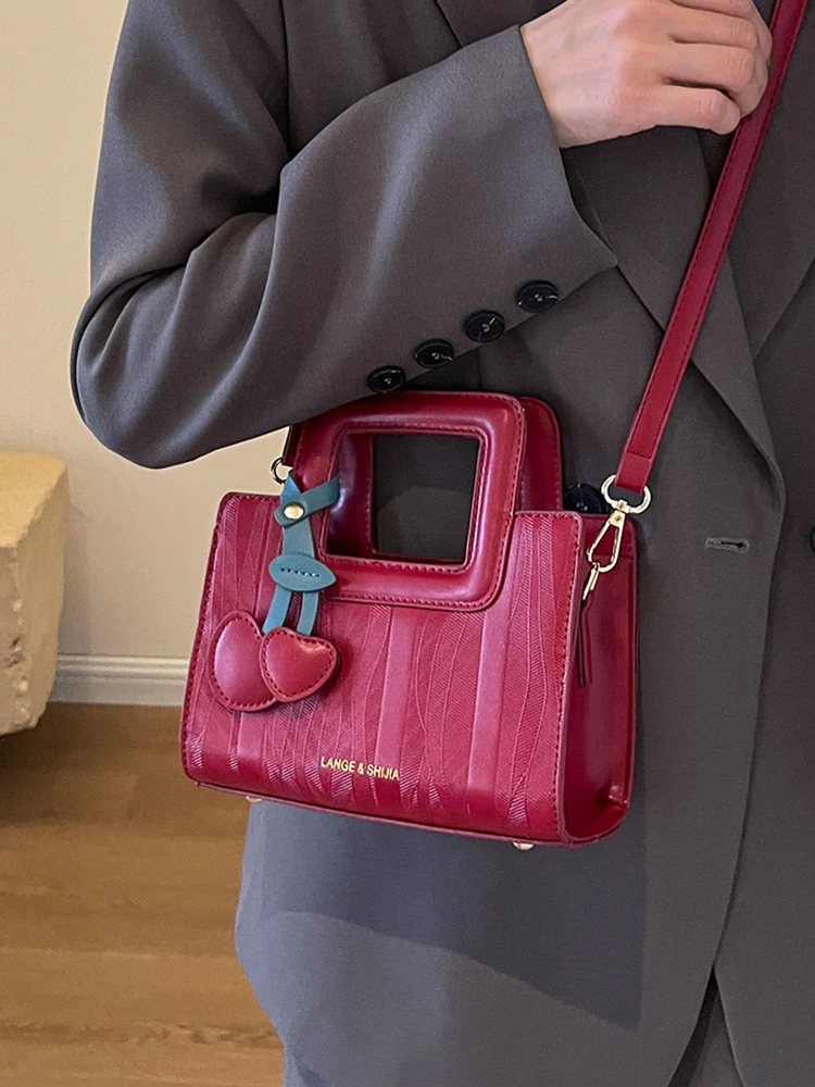 Sweet Cherry Red Small Bag Women\'s 2024 New Spring/Summer Popular Handheld Small Square Bag Fashion Retro Shoulder Crossbody Bag