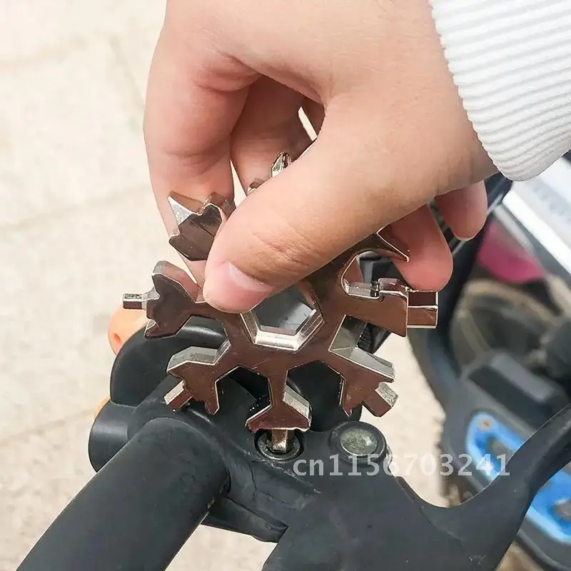 Snowflake multifunctional wrench octagonal shape multi purpose outdoor portable tool 18 in one multifunctional wrench With ring