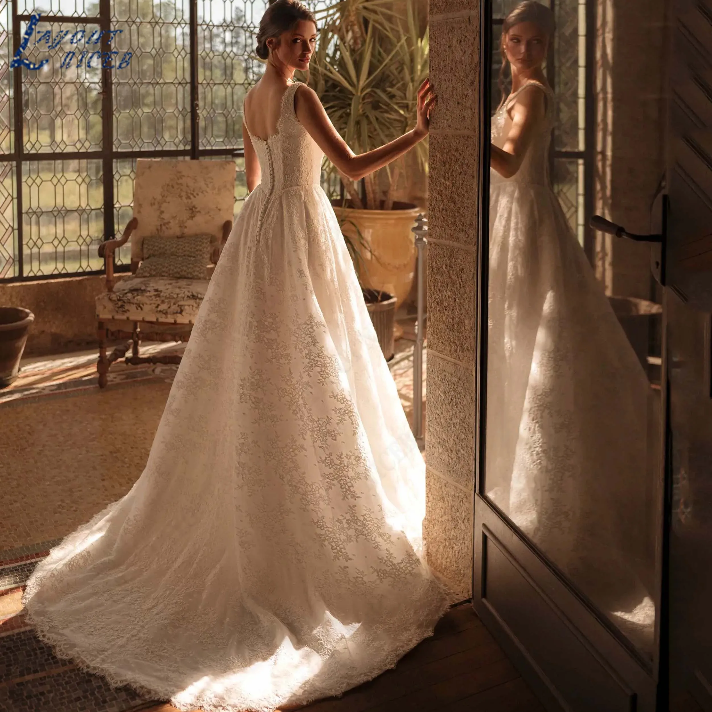 LAYOUT NICEB Customized V Neck Sleeveless Wedding Dress A Line Lace Bridal Gown Backless Spaghetti Straps Dresses For Bride