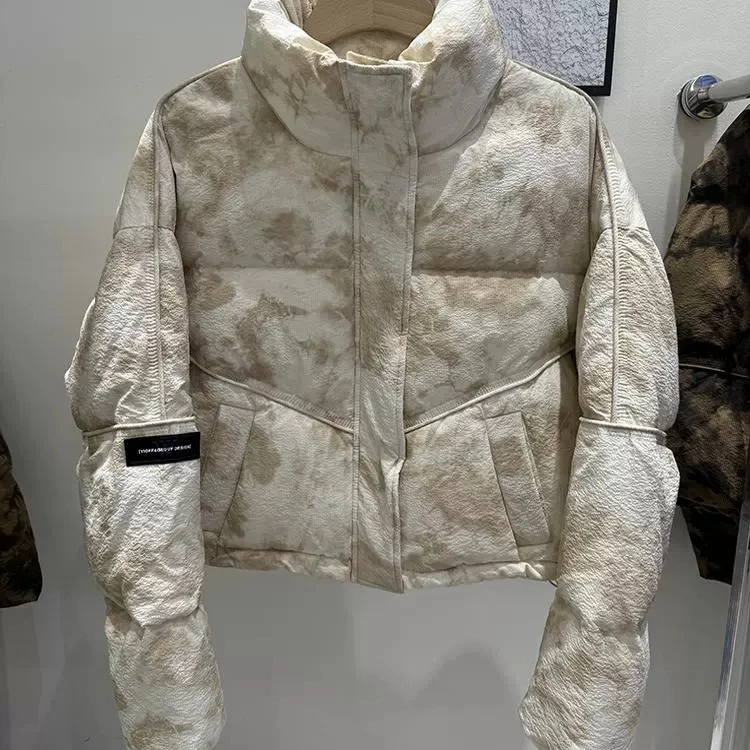Kurze Daunenjacke mit Stehkragen für Damen, Winter 2025, neuer lockerer, verdickter Brotmantel, weiße Entendaunenjacken, kurze Damenoberteile