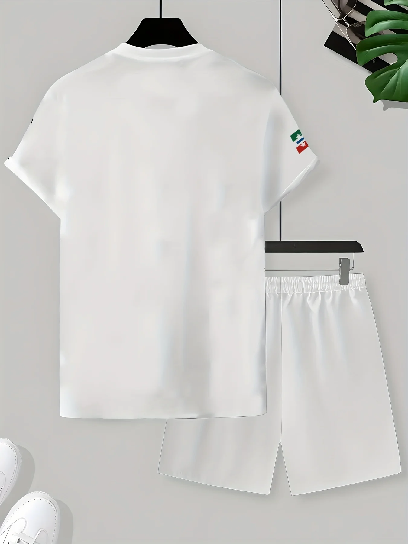 المجموعة الرجالية الأكثر مبيعًا لصيف 2025 عبارة عن ملابس شارع كاجوال وعصرية ناعمة وصديقة للبشرة مع مطبوعات حروف