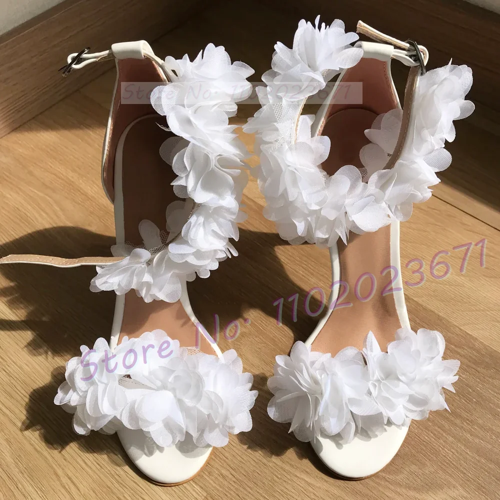 Fiori bianchi sandali eleganti donna tacchi a spillo alti splendidi abiti da sposa scarpe da donna estate cinturino alla caviglia sandali Chic