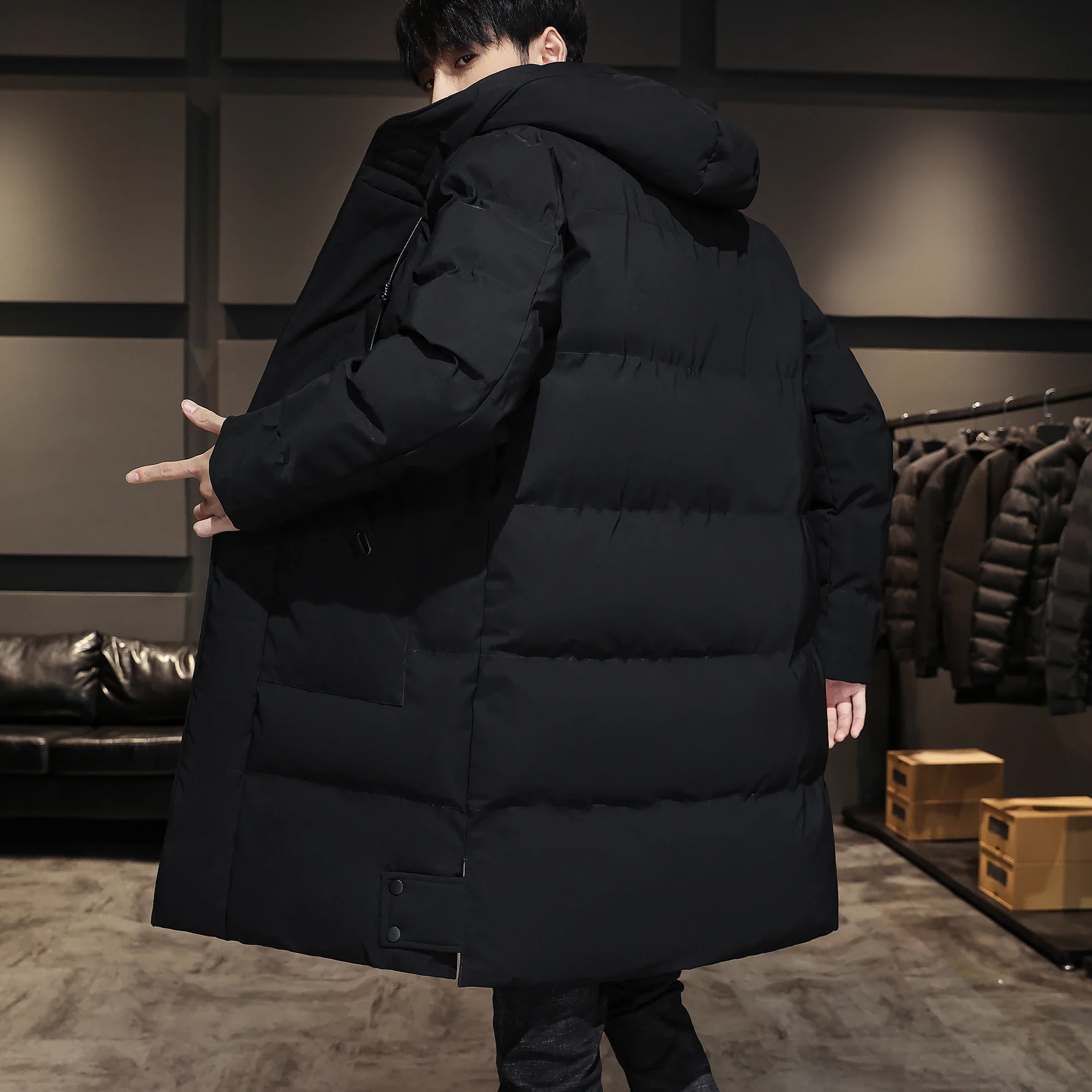 8XL 7XL Giacca con cappuccio da uomo di alta qualità Giacca invernale di moda nera da uomo Marchio di abbigliamento 2024 Nuovo Parka da uomo Cappotti lunghi caldi e spessi