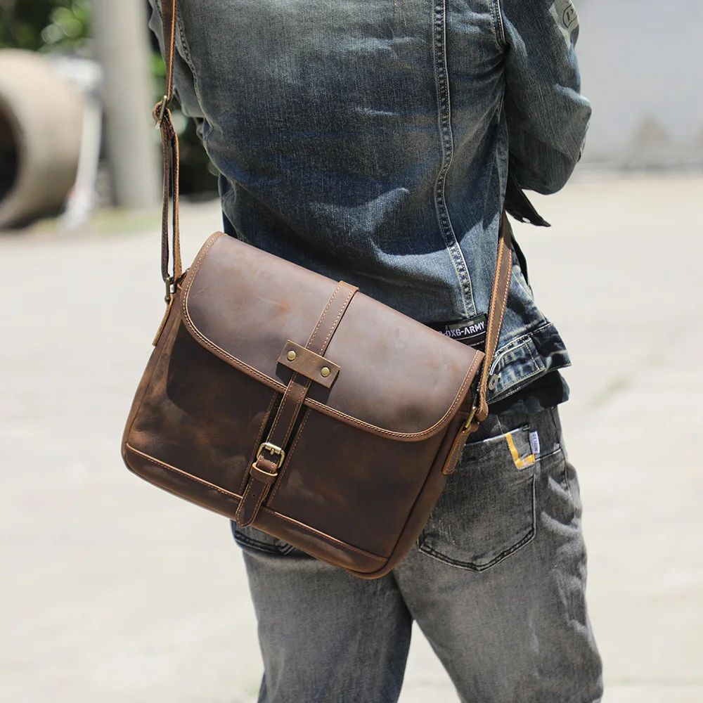 S.WORKER Vintage Echtleder Herren-Umhängetaschen Handgefertigte 12-Zoll-Tasche für iPad, Handy und Schlüssel Geschenk für Männer – Detail 5