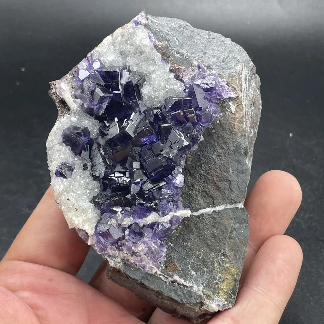 New 100% natural fluorite quartz blue purple matrix fluorite healing crystal from Anhui