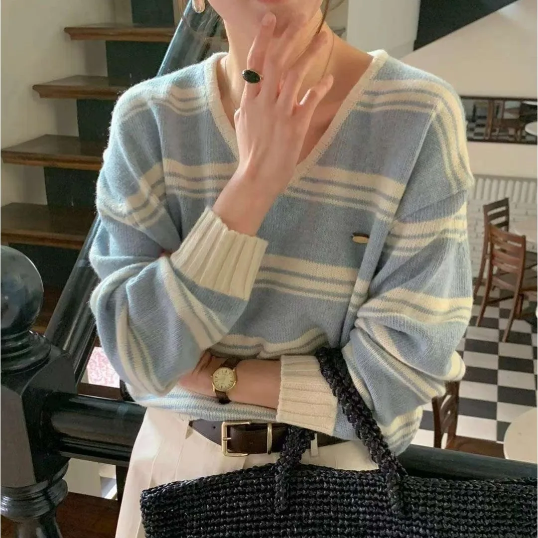 كنزة نسائية عصرية لخريف 2025، قميص محبوك متعدد الألوان بياقة على شكل V، مصنوع من ألياف البوليستر 00%