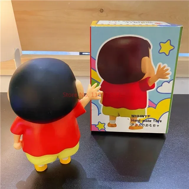 Nowa 18cm kredka Shin-chan Anime figurka japońskie śmieszne zabawki peryferyjne pokój regał dekoracja zabawki ozdoba zabawki