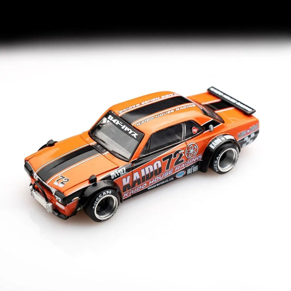 Kaido House Diecast 1:64 Nissan SKYLINE 2000GT-R  KAIDO RACING V1 KHMG195 Alloy Car Model Nissan Play Vehicles Model Cars