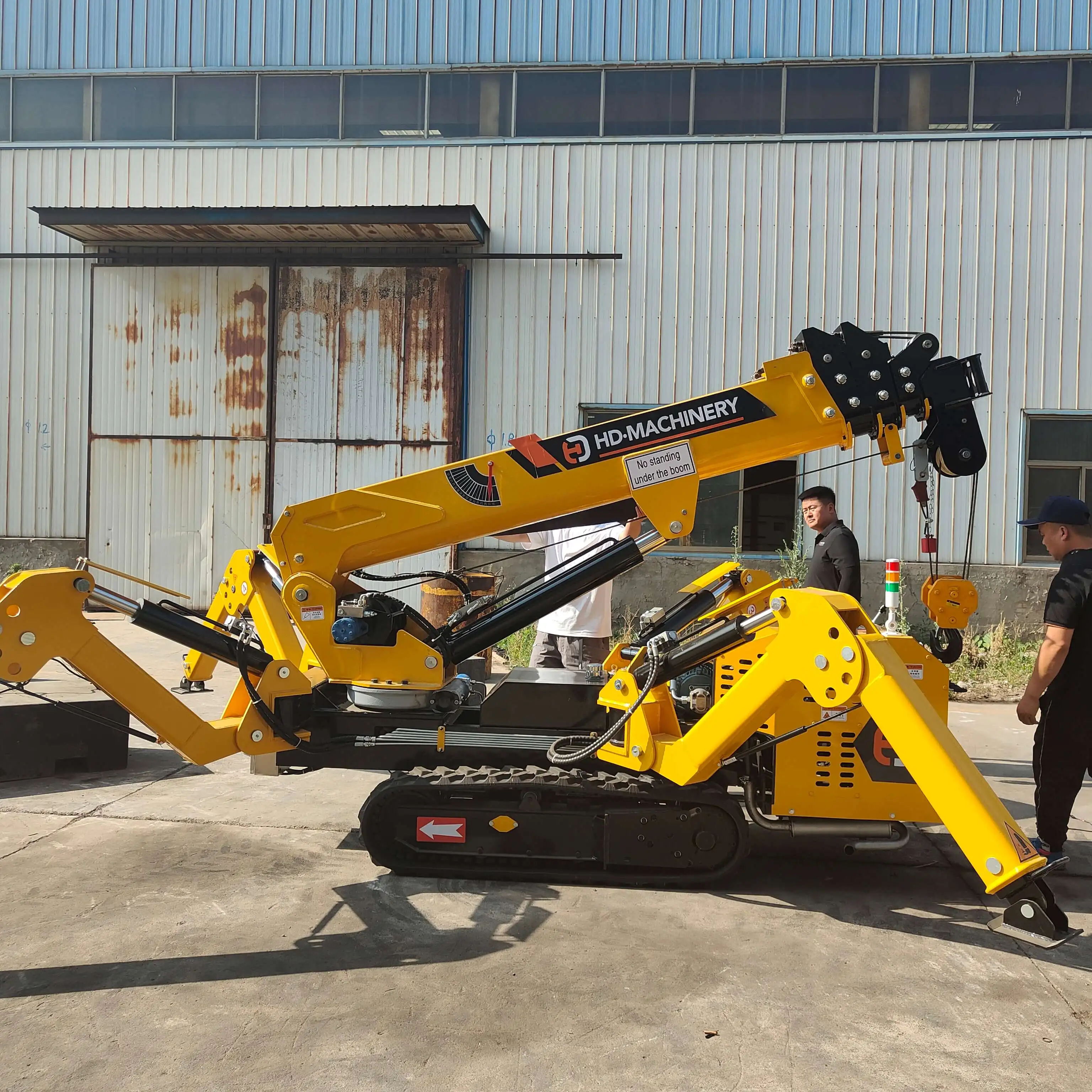 جهاز تحكم عن بعد 10 متر رافعة عنكبوت ديزل سبايدر كرين 360 °   دوران مستقر وآمن عالي الحمولة 3000 كجم