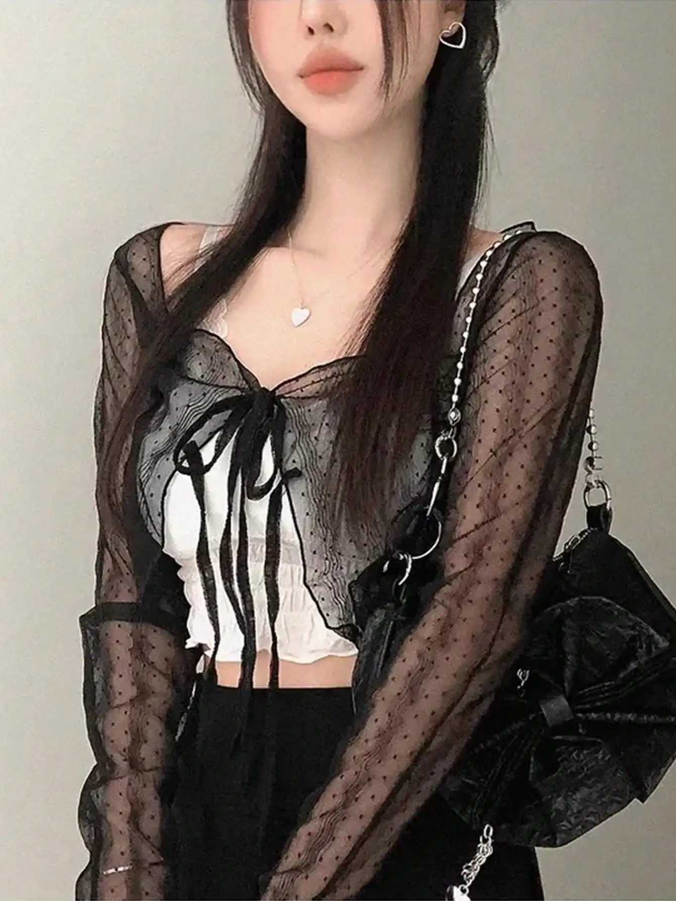 

Тонкая одежда в горошек с защитой от ультрафиолета. Женская летняя верхняя одежда с жилетом на бретельках. Топ с защитой от ультрафиолетовых лучей.