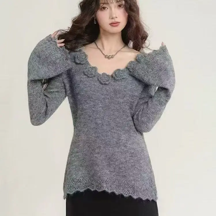 Autumn Winter Loose V-Neck Knitted Base Shirt Women's Inner Wear Pure Color Slimming Effect Korean Style Floral Patterned Top