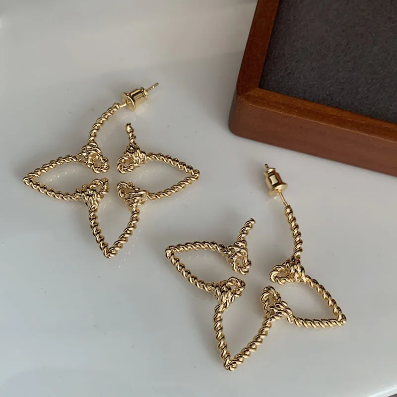 French hollowed out earrings exude a ladylike and elegant charm, while leaf earrings exude a refined elegance