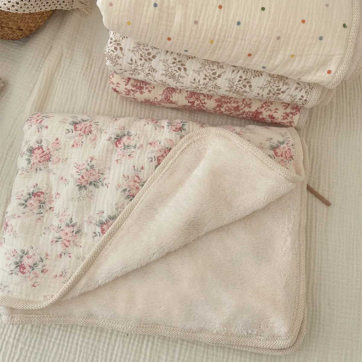 Winter Baby Fleece Blankets for Beds Floral Swaddle Plush Blanket Bedding Babies Accessories Newborn Bath Towel Mother Kids