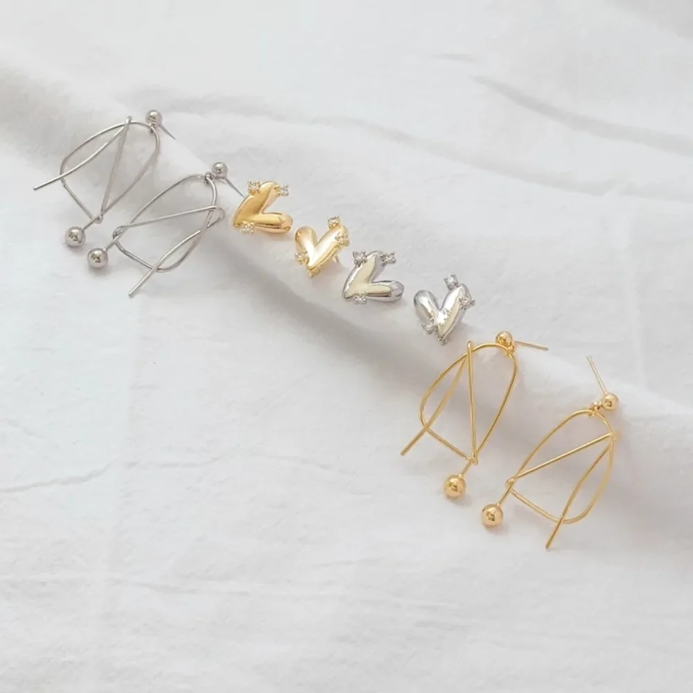 

14K Gold-plated Micro-inlaid Zircon Curved Gold Thread Ball Stud Earrings Heart-shaped DIY Handcrafted Earrings and Accessories