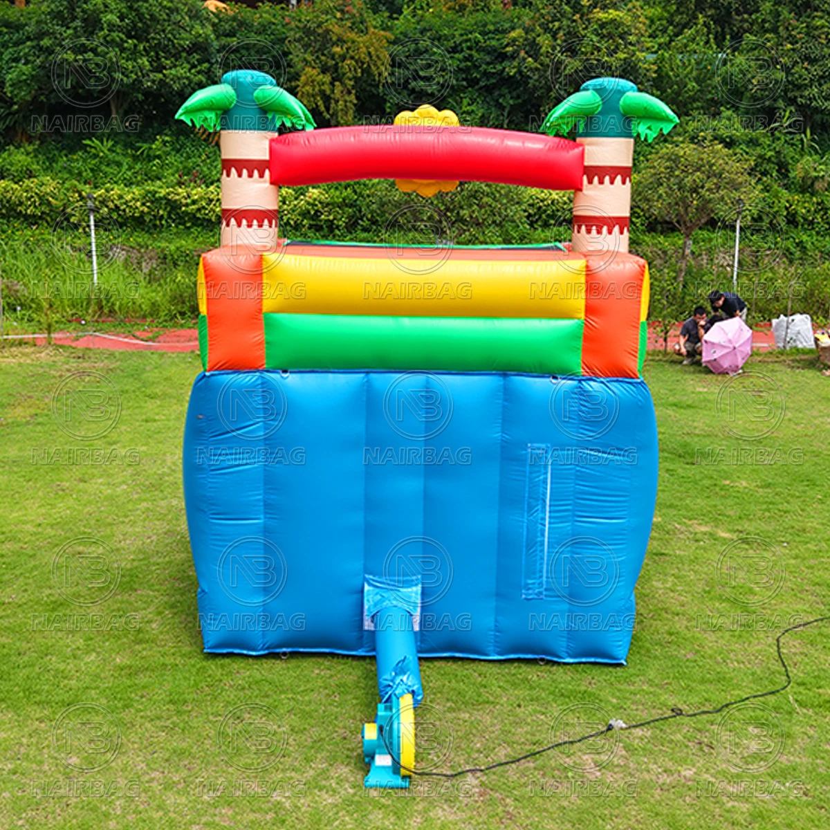NAIRBAG US Dostępne od ręki Komercyjna dmuchana zjeżdżalnia wodna z basenem i dmuchawą, do użytku na podwórku dla dzieci, zjeżdżalnia na mokro