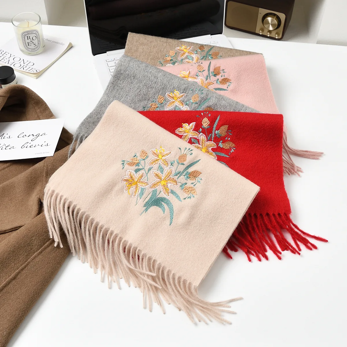 

Теплый шерстяной шарф с вышивкой, шаль Cheongsam, элитные подарки для мам, чтобы подарить подарки на день рождения старшим, День матери