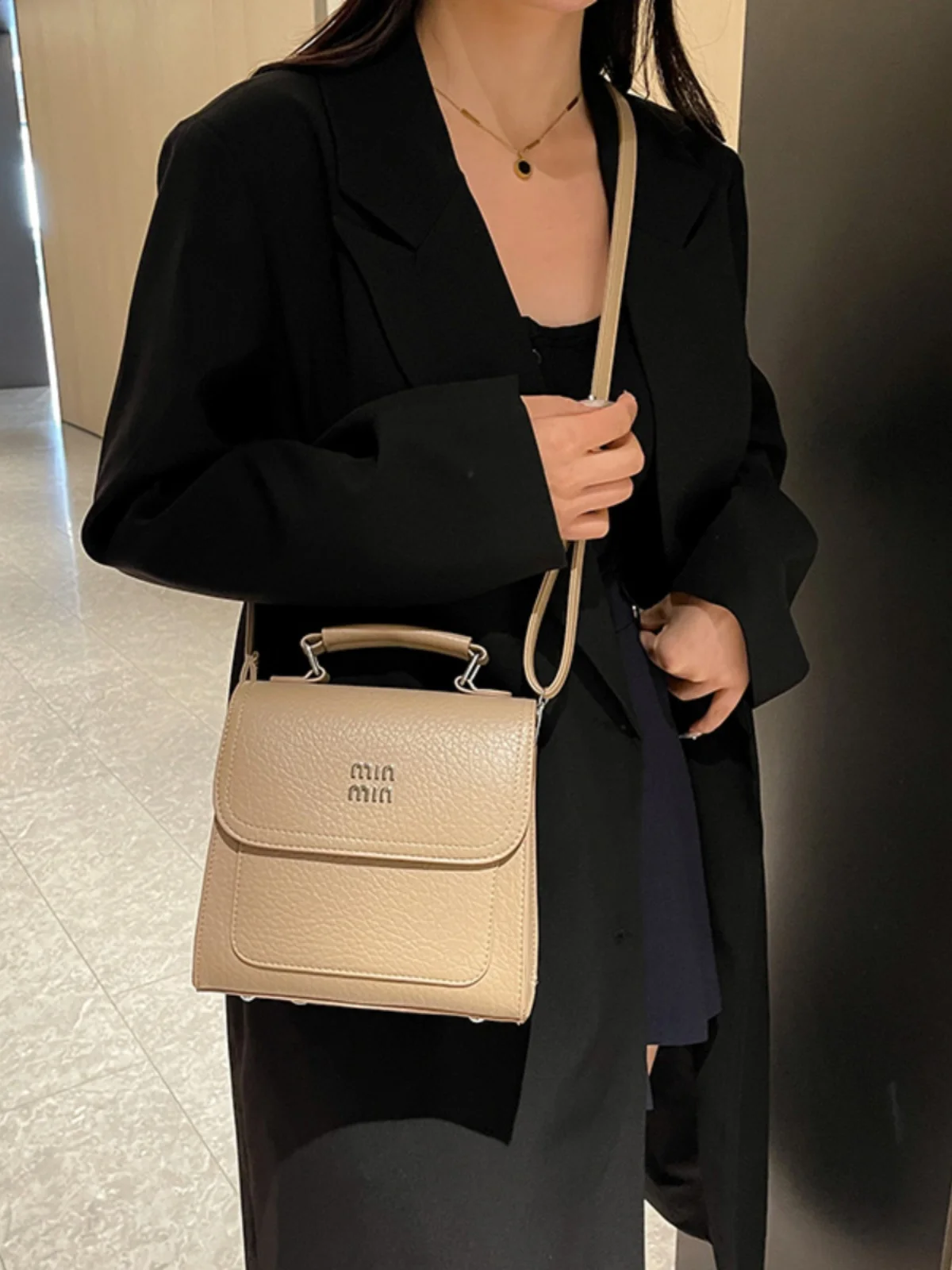 

Famous brand luxury designer multi-purpose ladies bags 2025 spring and autumn high-end diagonal backpack all-match shoulder bag