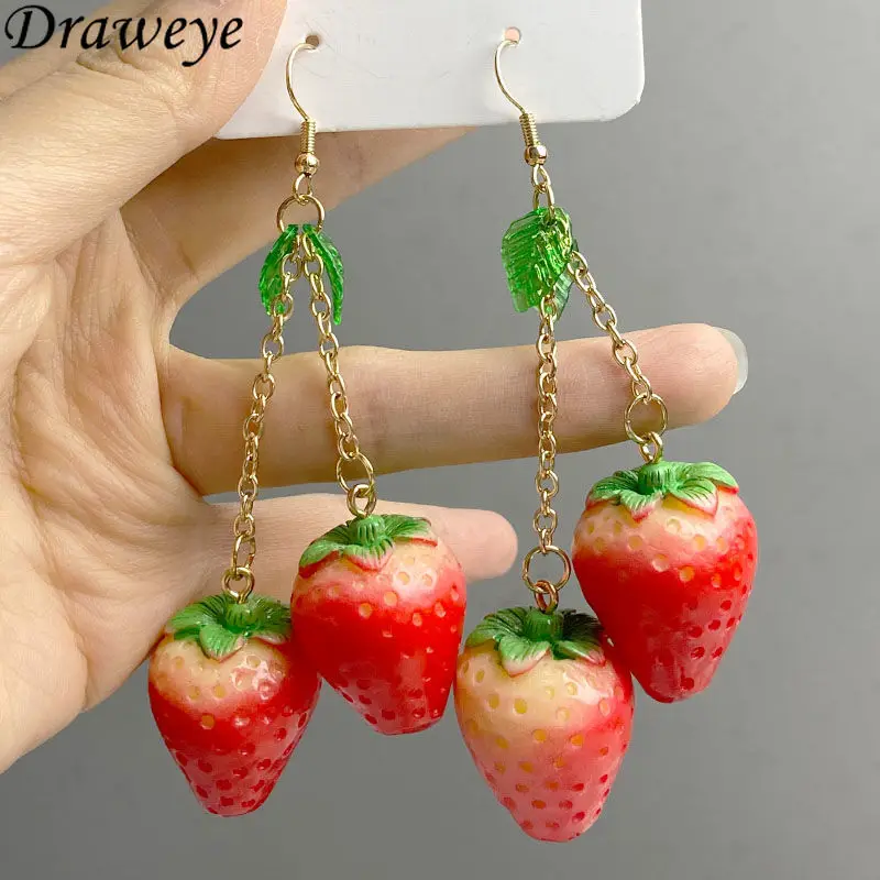 Draweye Resin Strawberry Earrings for Women Korean Style Fashion Sweet Cute Jewelry Elegant Simple Pendientes Mujer