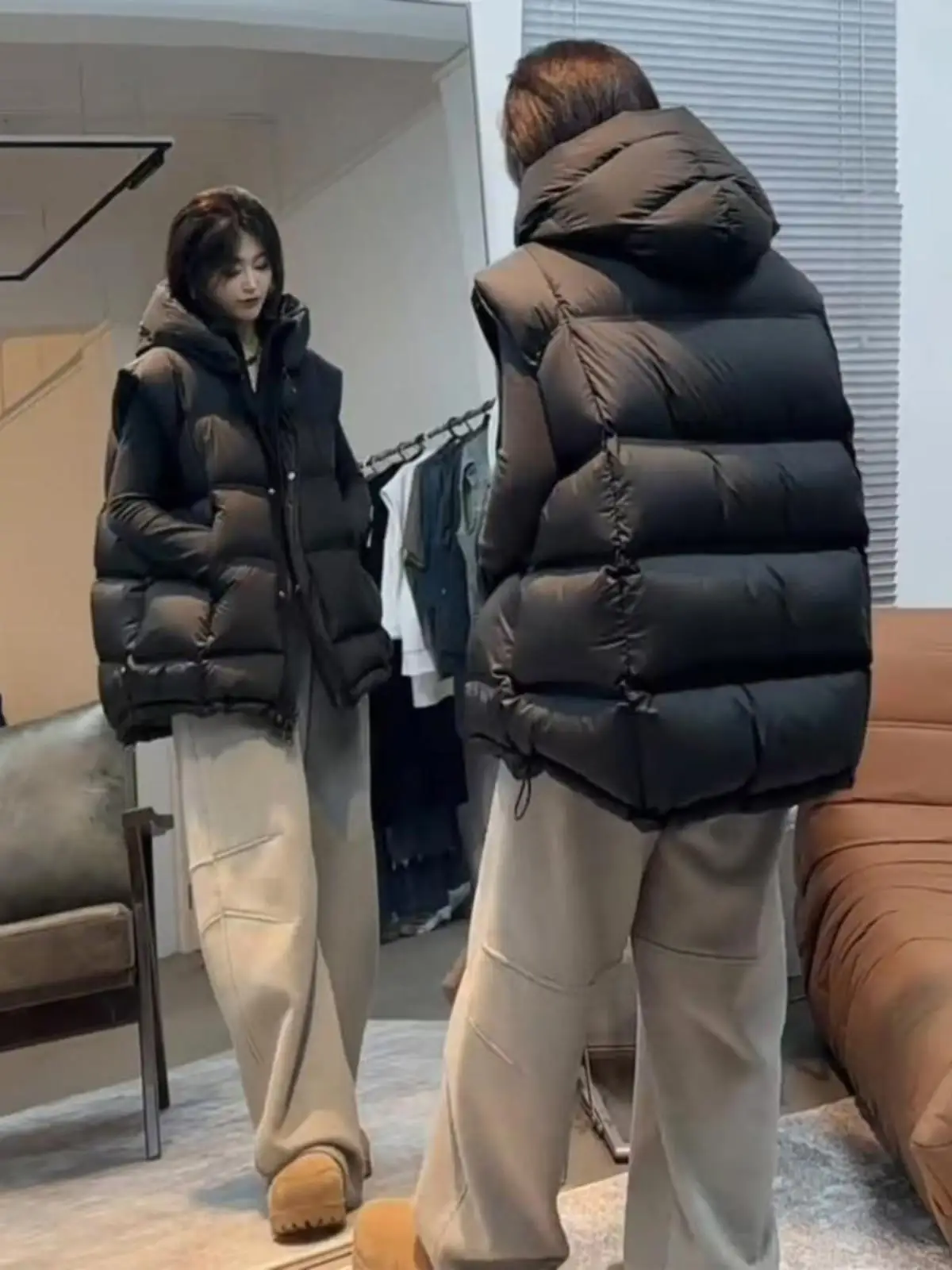 Women's Oversized Thickened down Vest Fashionable Layering Short Style Autumn Winter Coat Casual Commute Style Zipper Closure
