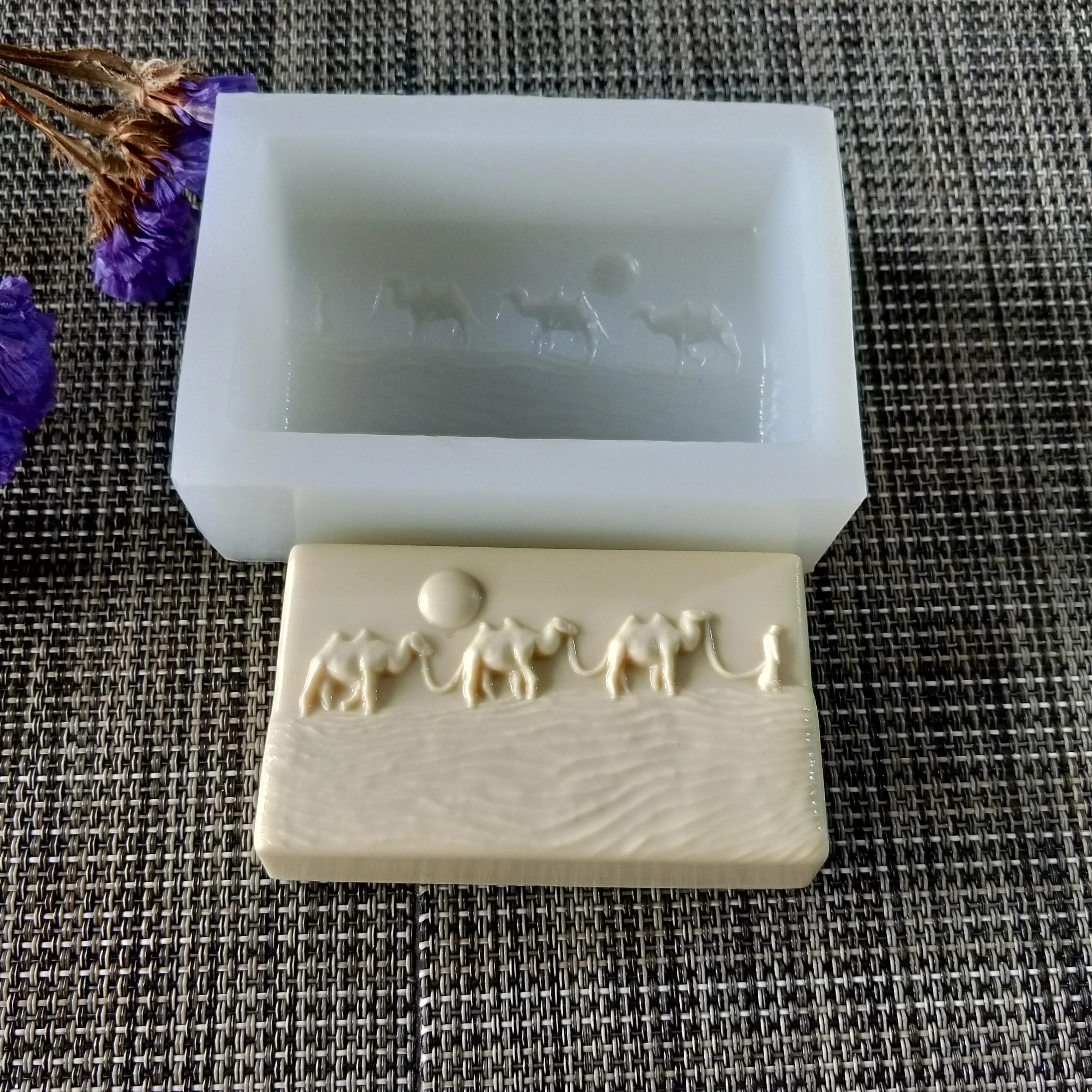 DW0140 PRZY Mold Silicone Soap Mould Animals Three Camels Handmade Soap Making Molds Candle Mold Silicone Resin Clay Mold