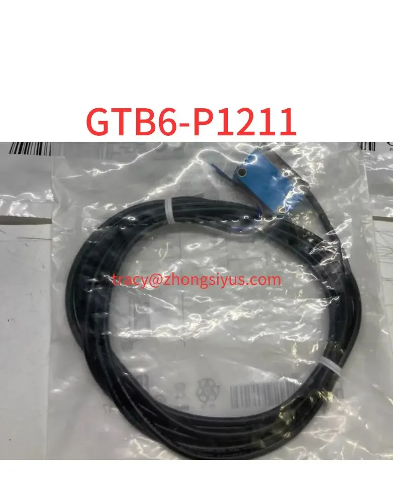 Used GTB6-P1211  1052440 diffuse reflection photoelectric switch sensor