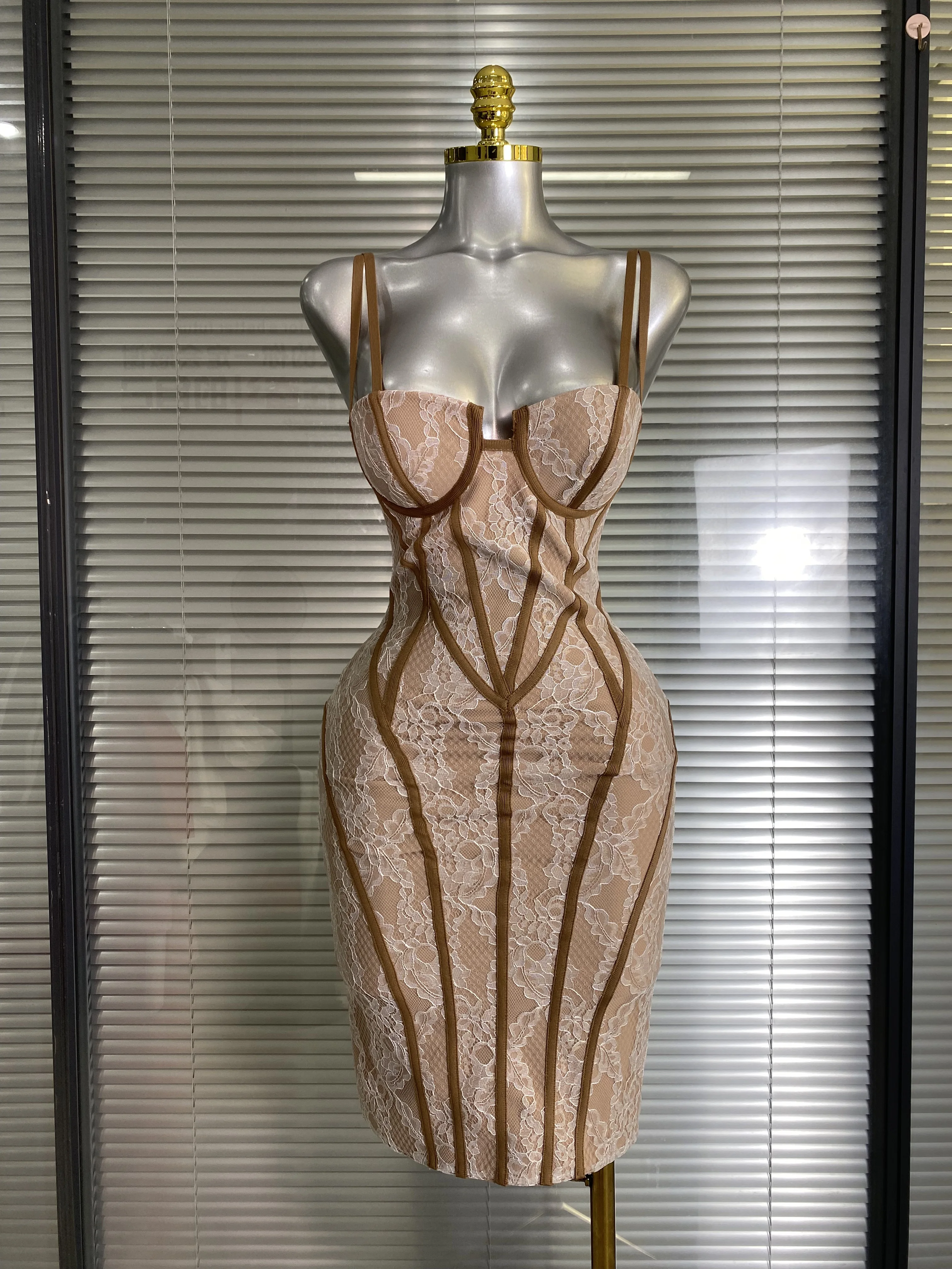 

Vestido Новое INS сексуальное женское кружевное бандажное платье миди знаменитости элегантное трикотажное облегающее вечернее платье High Street