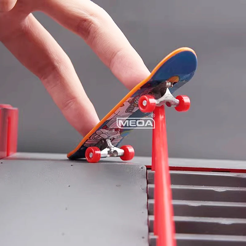 12pcs/lot Metal Bridge Finger Skateboard Frosted Surface Double Warping Plate Mini Skateboard Random Color Finger Toys Kids Gift