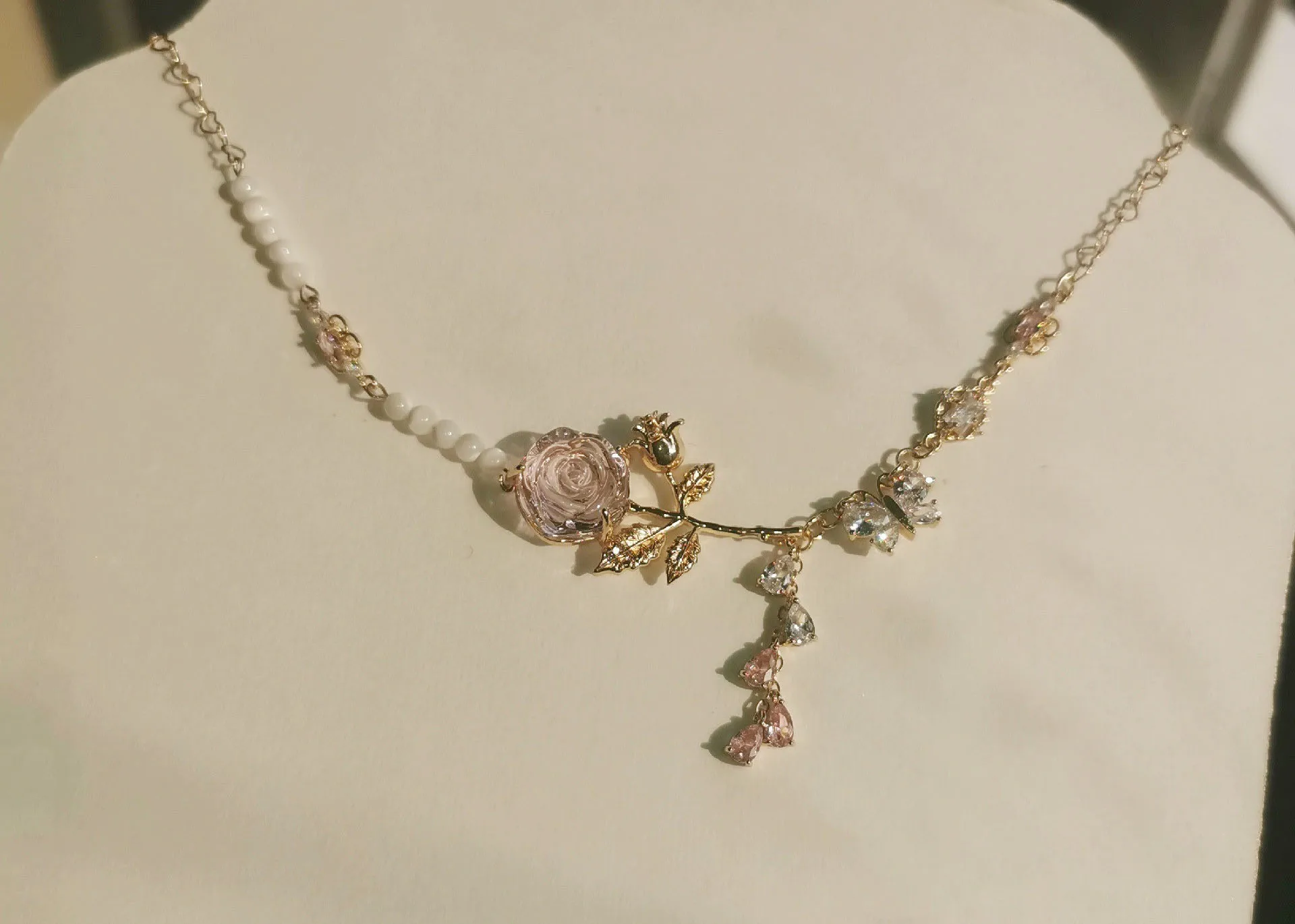 Crystal zircon shell Bead necklace， delicate women's rose necklace free shipping