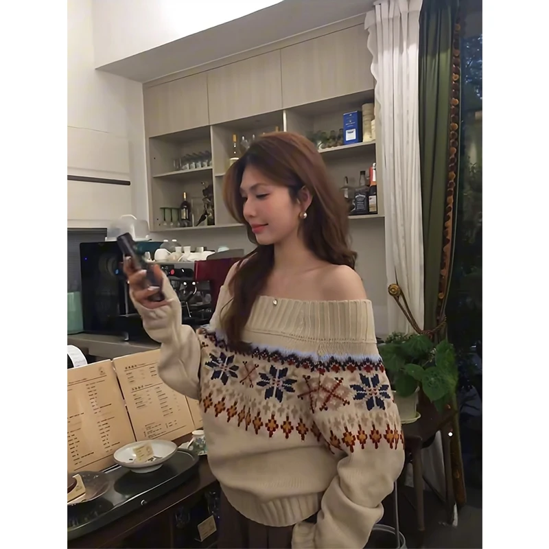 سترة نسائية كلاسيكية مكشوفة الأكتاف من MEXZT بلوفرات محبوكة مطبوعة هاراجوكو مثيرة برقبة مائلة ملابس تريكو شتوية بتصميم كوري