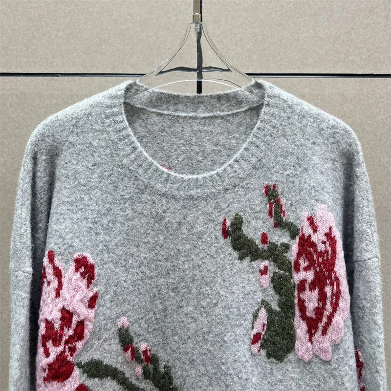 เสื้อกันหนาวผู้หญิงใหม่ถักยืดหยุ่นSlim FitรอบคอPulloverสําหรับฤดูร้อน 2025 Roseปักเสื้อแขนยาวเสื้อถัก