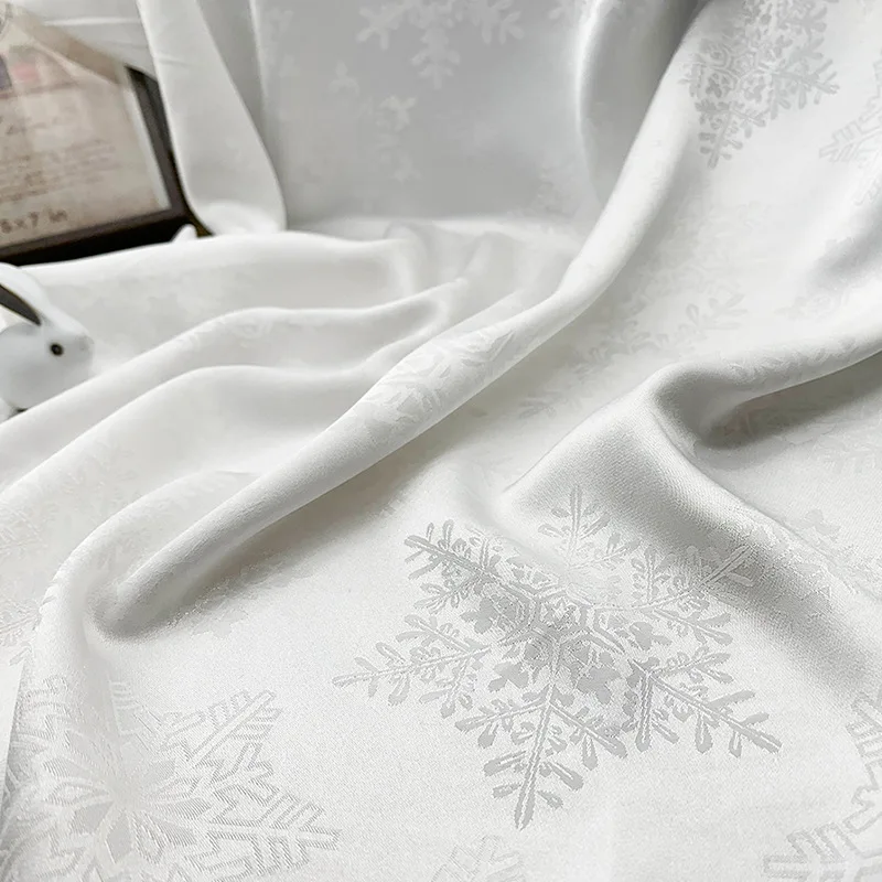 

Snowflake Jacquard Satin Fabric Digital Printing White Hanfu Cheongsam Sewing Fabric 50cmx150cm